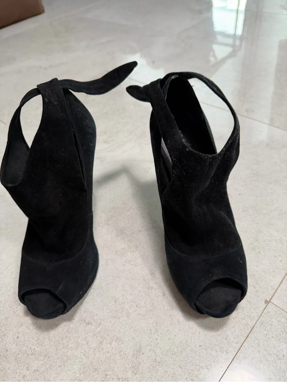 Bakers Shayne Black Suede Peep Toe Platform Booties Size 9